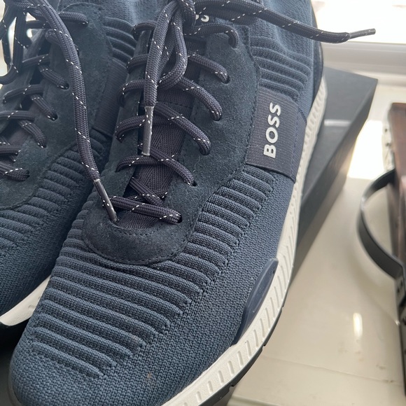 Boss titanium men’s running shoes - Picture 2 of 11